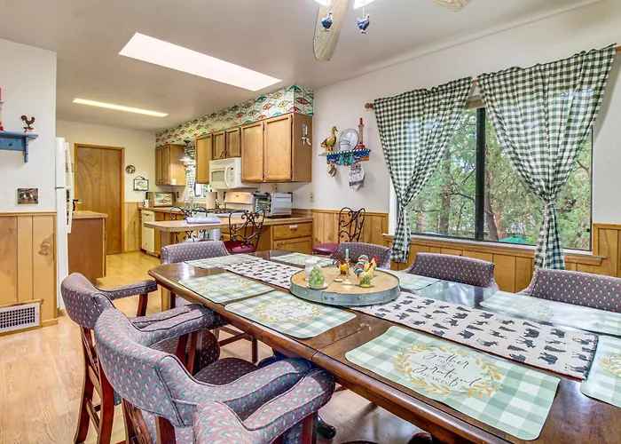 10 Mi To Show Low: Pinetop-Lakeside Family Cabin!